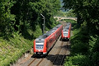 Am 09.07.2011 treffen sich zwei Züge der Relation Hannover - Halle am Esig in Goslar.