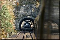 Tunnelblick aus 614 083/084 am 29.10.05, vor dem letzten Portal liegt der Hp Velden...